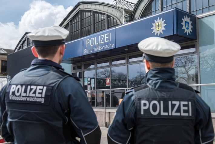 BPOL-HH: Gesuchte betritt grundlos Sicherheitswache am Hauptbahnhof und begeht Sachbeschädigung
