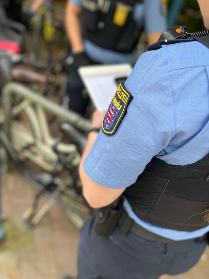 POL-DA: Lorsch: Polizei registriert 47 Fahrräder auf dem Marktplatz