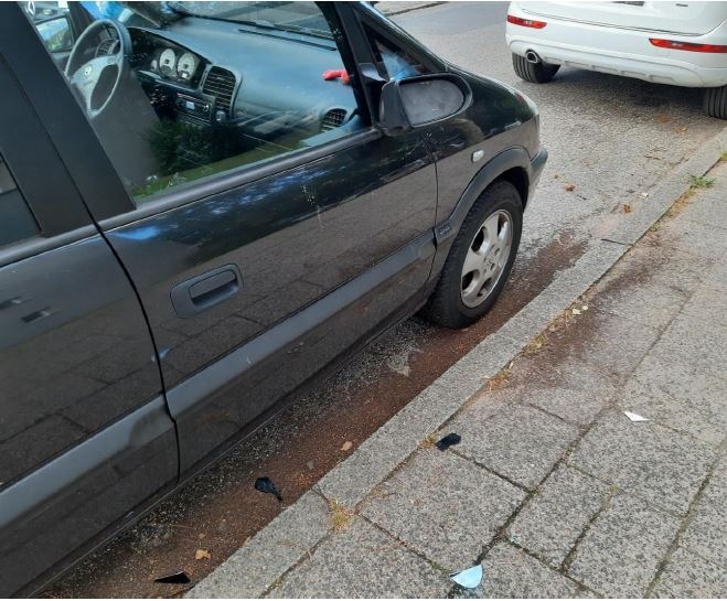 POL-HL: Lübeck - St. Lorenz Nord / Außenspiegel an neun Fahrzeuge durch Unbekannte beschädigt - Die Polizei sucht Zeugen