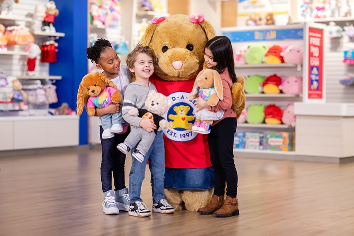 BUILD-A-BEAR kehrt mit neuem Online-Shop und Standorten nach Deutschland zurück