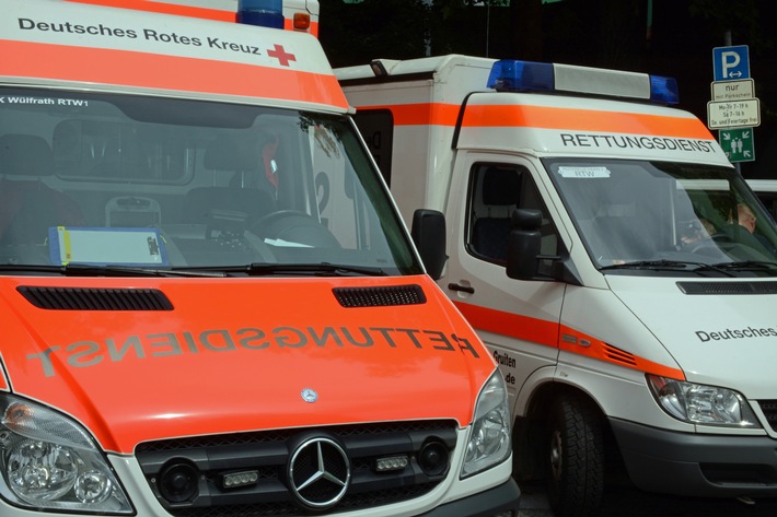 POL-ME: Zusammenstoß zwischen Auto- und Rennradfahrer: 72-Jähriger schwer verletzt - 2605005