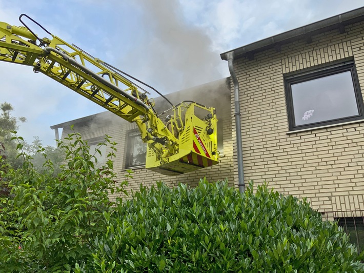 POL-ME: Feuer in Einfamilienhaus ohne Hinweise auf eine Straftat! - Ratingen - 2107084