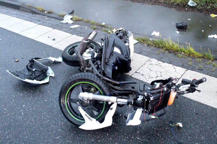 POL-AC: Rollerfahrer bei Unfall verletzt