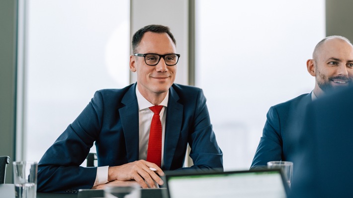 Prof. Dr. Christoph Juhn von der Kanzlei JUHN Partner: Warum „Mein Steuerberater macht das schon“ Unternehmer Millionen kostet