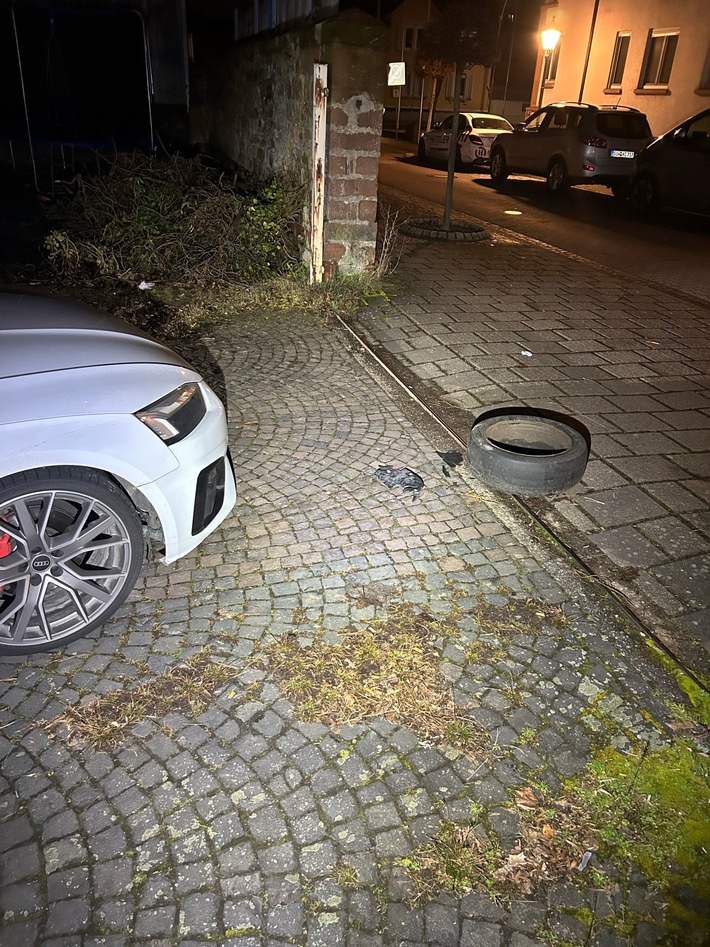 POL-PDLD: Über Reifen gefahren