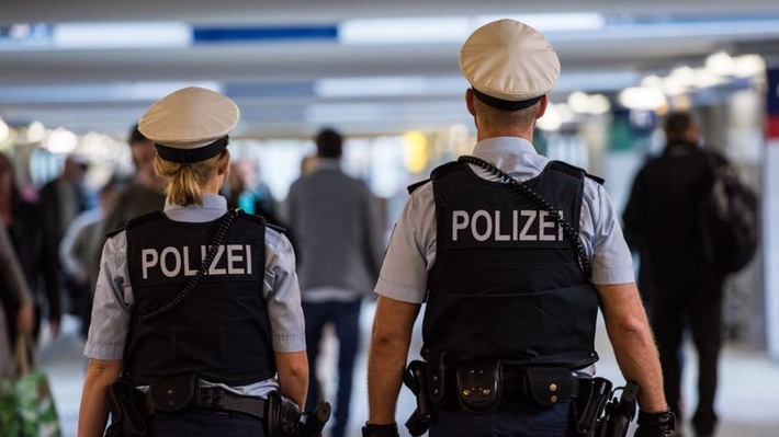 Bundespolizeidirektion München: Vier offene Haftbefehle - sexuelle Belästigung