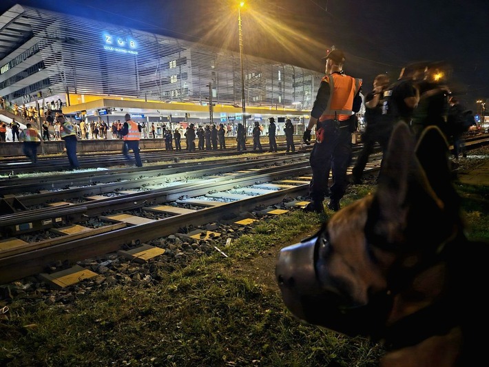 Bundespolizeidirektion München: Evakuierung stört Zug-/S-Bahnverkehr von und nach München