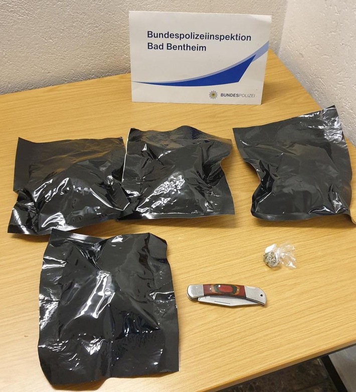 BPOL-BadBentheim: Duo beim Schmuggel von rund 270 Gramm Marihuana erwischt