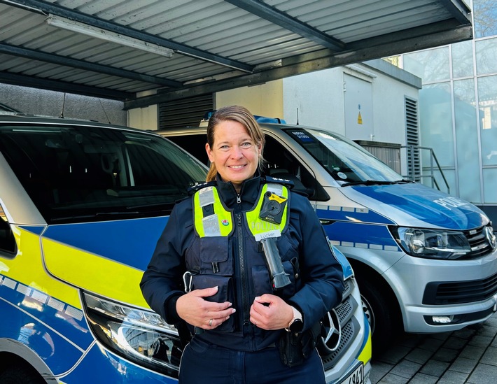 POL-SU: Polizeihauptkommissarin Stefanie Lücker ist neu im Polizeibezirksdienst