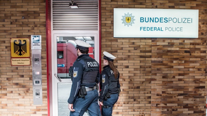 Bundespolizeidirektion München: Neunjähriger Alleinreisender / Elfjähriger verpasst Ausstieg Bundespolizei kümmert sich um zwei Kinder