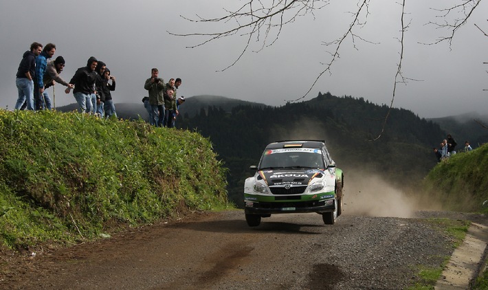 Gelungener 1. Tag bei der Azoren Rallye für das Team SKODA AUTO Deutschland (mit Bild)