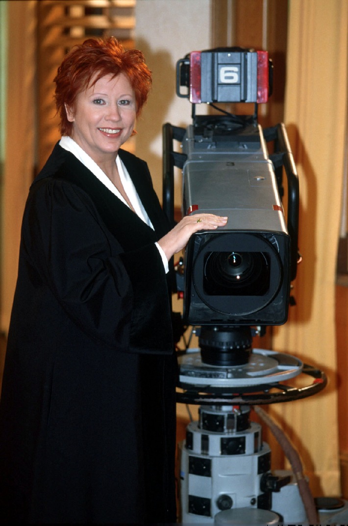 Richterin Barbara Salesch präsentiert am Dienstag, 4. Februar 2003, 15.00 Uhr, ihre 500. Sendung