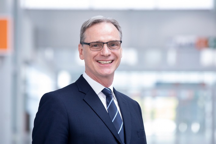 Strategische Weichenstellungen: Wolfram N. Diener wird neuer Vorsitzender der Geschäftsführung der Messe Düsseldorf GmbH / Erhard Wienkamp rückt in die Geschäftsführung auf