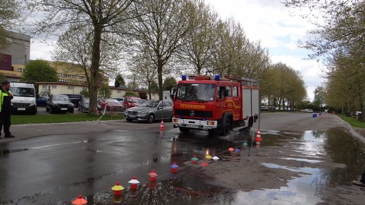 Feuerwehr Kalkar: Fahrsicherheitstraining der Freiwilligen Feuerwehr Kalkar