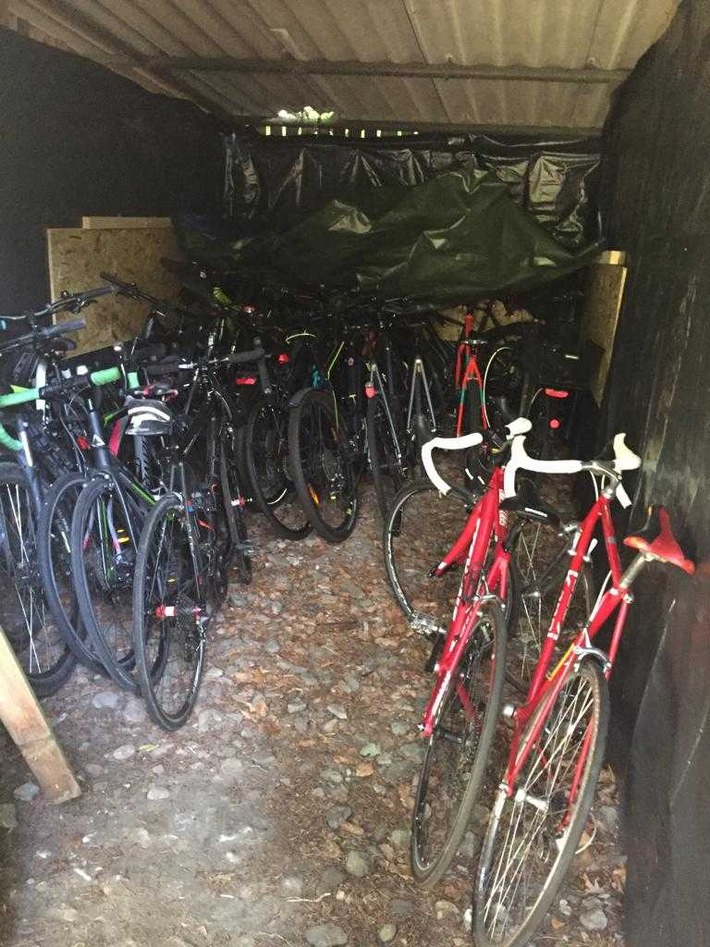 POL-MR: Hütte voll mit gestohlenen Fahrrädern