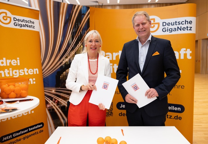 Land Hessen und Deutsche GigaNetz zeichnen Kooperationsvereinbarung zum eigenwirtschaftlichen Glasfaserausbau