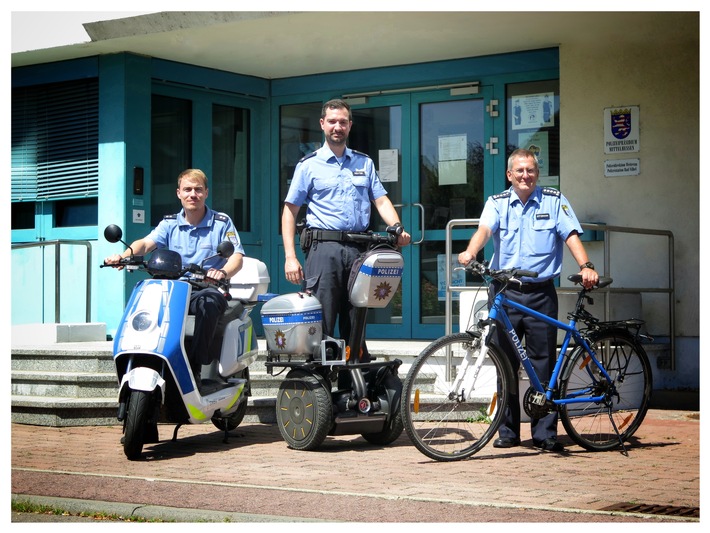 POL-WE: Blaue Uniform - grüner Antrieb / Bad Vilbeler Polizei setzt verstärkt auf E-Mobilität