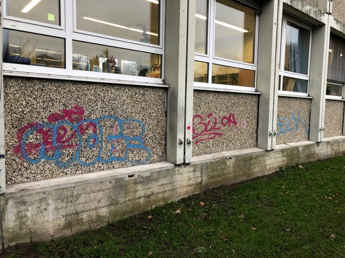 POL-ST: Hörstel, Sachbeschädigungen durch Graffiti