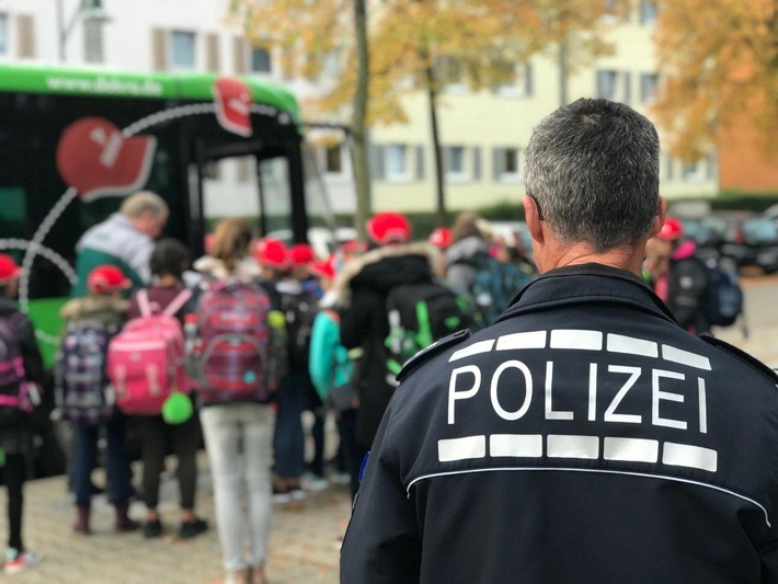 POL-LB: Die Aufgaben der Verkehrsprävention, Teil 4:Bus fahren- aber richtig, Bustraining Klassenstufe 5