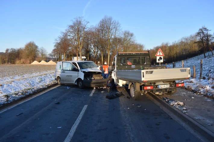 POL-HI: Verkehrsunfall mit 2 Verletzten