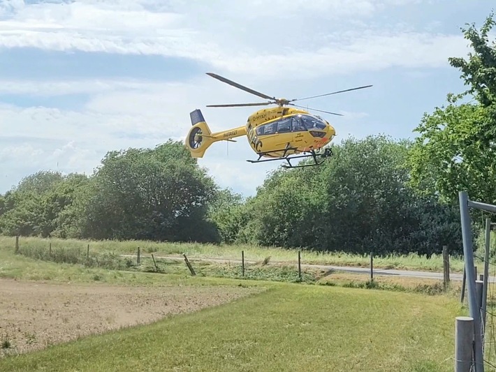 POL-ME: Rettungshubschrauber war im Einsatz: Radfahrer nach Alleinunfall schwer verletzt - Monheim am Rhein - 2205129