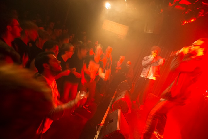 Le Pour-cent culturel Migros et la FONDATION SUISA lancent "Cheers!", la promotion des clubs de musique / Nouvelle mesure de soutien: 50 000 francs pour les clubs suisses de musique live