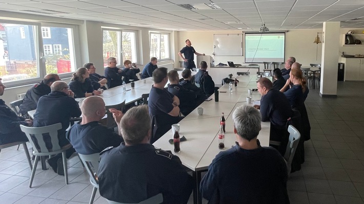 FW-EN: Fortbildung für Führungskräfte der Feuerwehr Wetter (Ruhr)