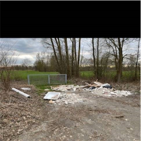 POL-SE: Prisdorf - Unzulässige Müllablagerung - Zeugen gesucht (FOTO)
