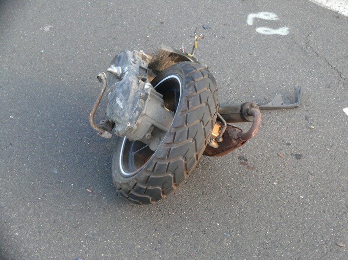 POL-DN: Mofafahrer erlitt schwere Unfallverletzungen
