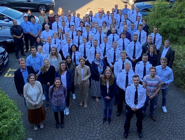 POL-MS: Polizeipräsidium Münster freut sich über 80 neue Kolleginnen und Kollegen