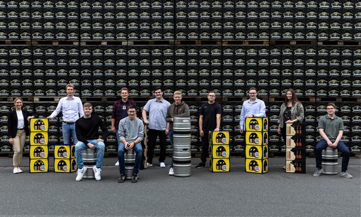 Krombacher Brauerei begrüßt elf neue Auszubildende und dual Studierende