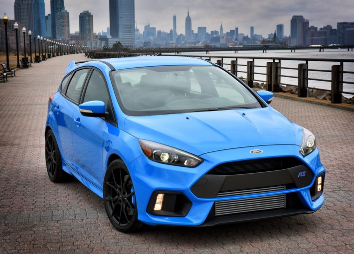 Neuer Ford Focus RS: 266 km/h Topspeed, in 4,7 Sekunden von 0 auf 100 km/h, Preis ab 39.000 Euro (FOTO)