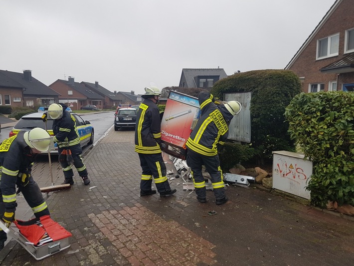 FW-Schermbeck: Ein zermbombter Zigarettenautomat sorgte für einen Einsatz der Feuerwehr