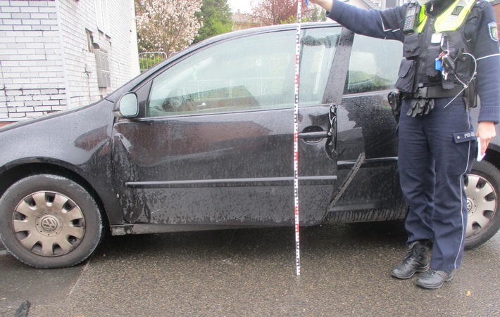 POL-RBK: Bergisch Gladbach - Zeugen gesucht - Lkw-Fahrer nach Verkehrsunfall flüchtig