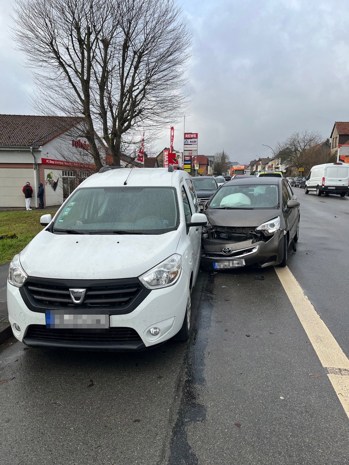 POL-HX: Hoher Sachschaden bei Unfall in Scherfede-Rimbeck