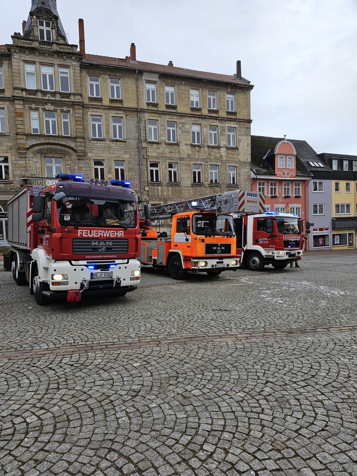 FW Helmstedt: Massiver Wasserschaden sorgt für Großeinsatz