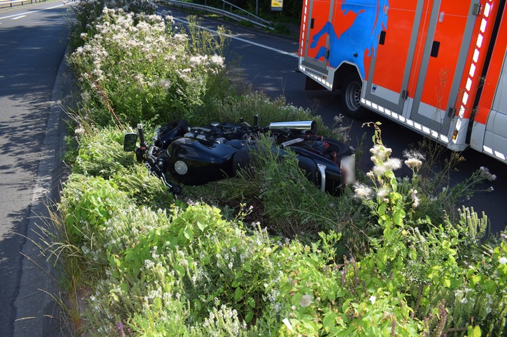 POL-HF: Zusammenstoß Motorradfahrer mit Radfahrer- Beide Führer verletzt