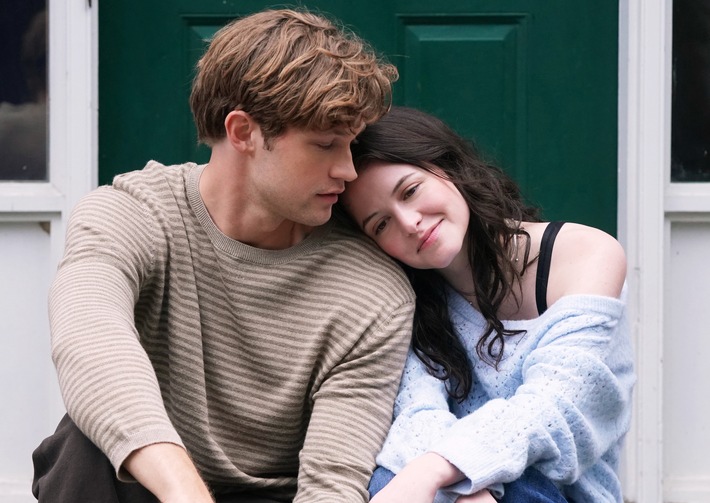 First Look von INTO THE DEEP BLUE / Coming-of-Age-Drama mit Damian Hardung