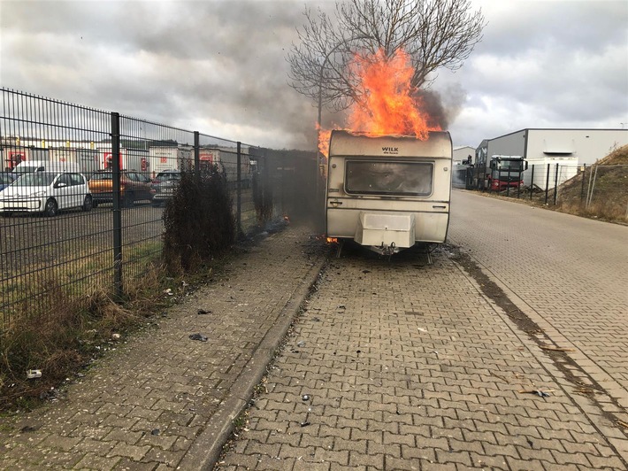 POL-PDMY: Brand eines Wohnwagens im Industriegebiet Polch