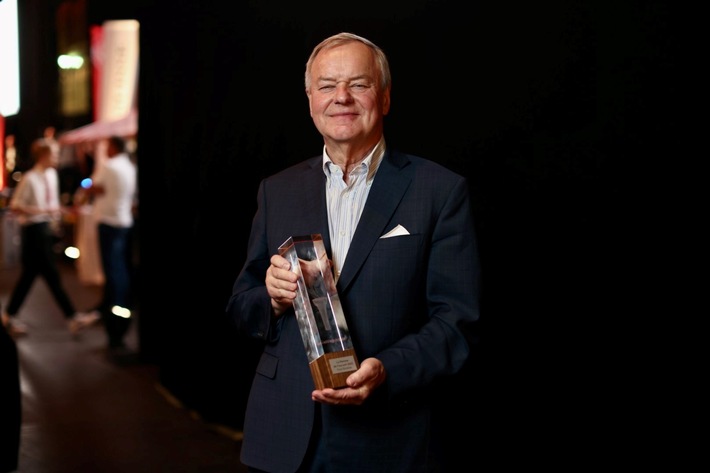 Rudi Bindella a reçu la "Flamme de l