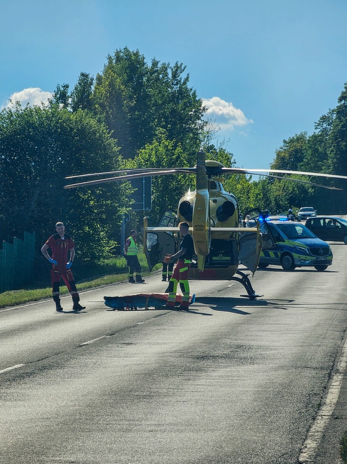 FW-EN: Datum: 01.05.2025/ Uhrzeit: 16:24 Uhr/ Dauer: ca. 80 Minuten/ Einsatzstelle: Dahlerbrücker Str. Ecke Loher Str./ Einheiten: LÖschzug Breckerfeld/ Polizei/ RTW/ NEF / RTH/