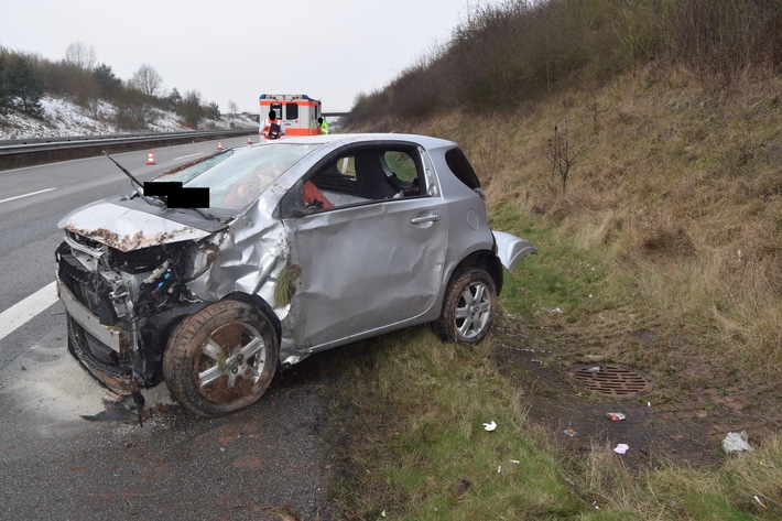 POL-PDKL: A63/Börrstadt, Pkw überschlägt sich