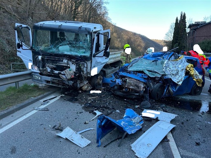 POL-PIBIN: Schwerer Verkehrsunfall auf der B9 bei Bingerbrück - Zwei Tote und zwei Verletzte