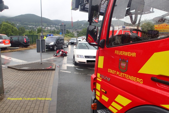 FW-PL: Verkehrsunfall an der Lennekreuzung in Plettenberg