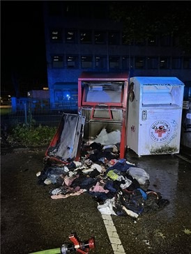 POL-ME: Unbekannte zünden Altkleidercontainer an: Polizei bittet um Hinweise - 2606029