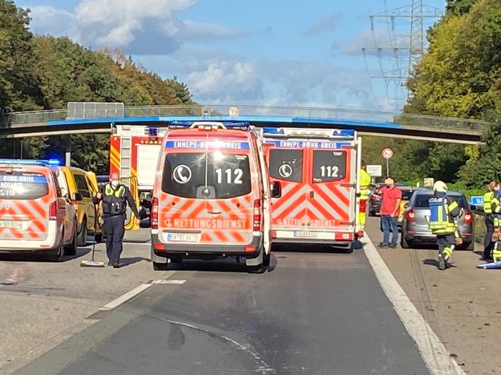 FW-EN: Zwei Brandalarme, ein Verkehrsunfall und Gasalarm