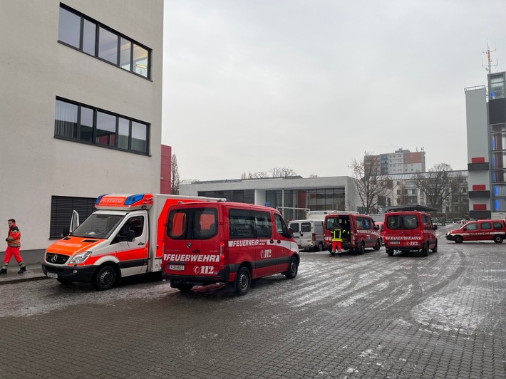 FW-F: Eisglätte, Verkehrschaos, Unfälle: Rettungsdienst in Frankfurt im Ausnahmezustand