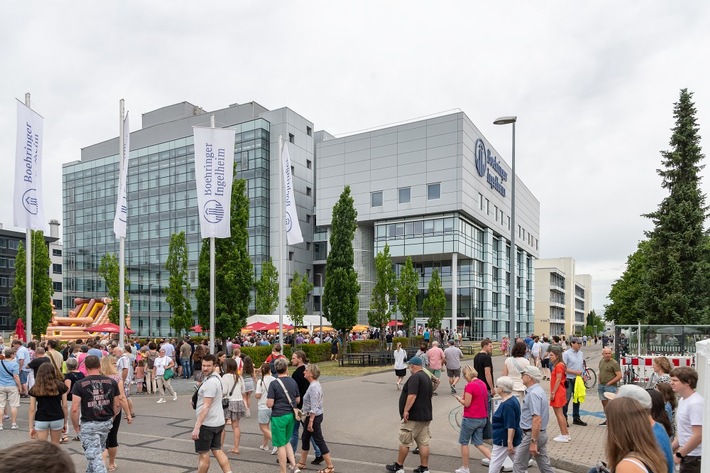 Boehringer Ingelheim empfängt über 18.000 Besucher*innen am Tag der offenen Tür