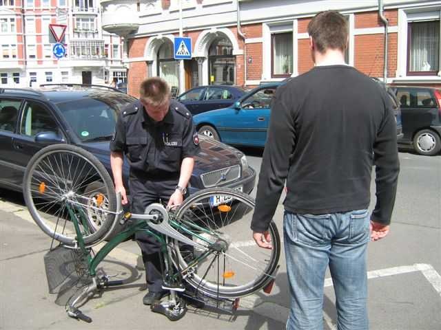 POL-H: 2132 Fahrräder kontrolliert	Hannover