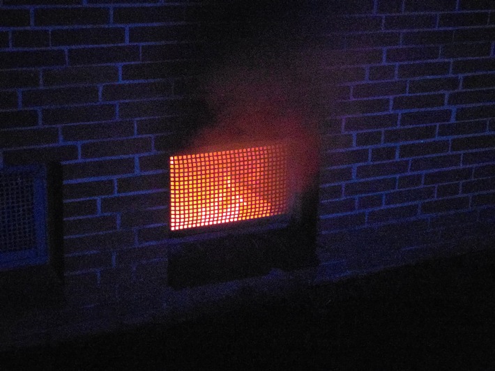 FW-RD: Kellerbrand in Rendsburg - Mehrere Menschen aus Mehrfamilienhaus gerettet